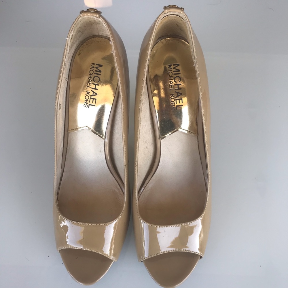 Micheal Kors Patent leather Nude heel